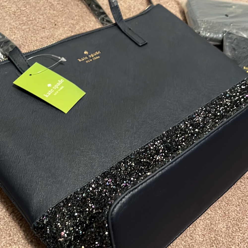Kate Spade Purse Set - Picture 2 of 6